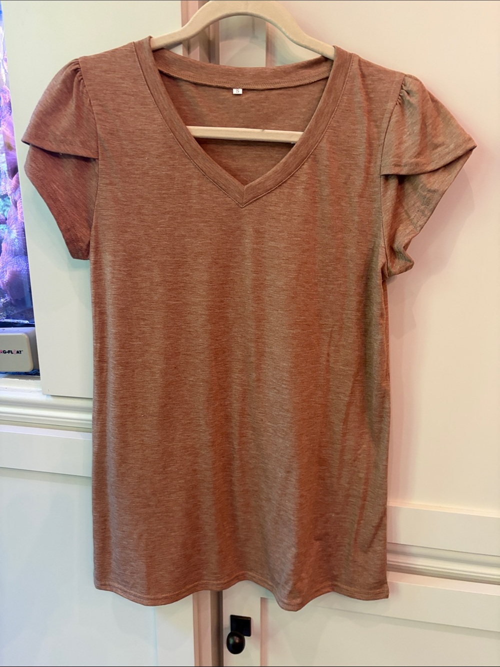 V-Neck Short Sleeve Tee in Dusty Mauve-Brown